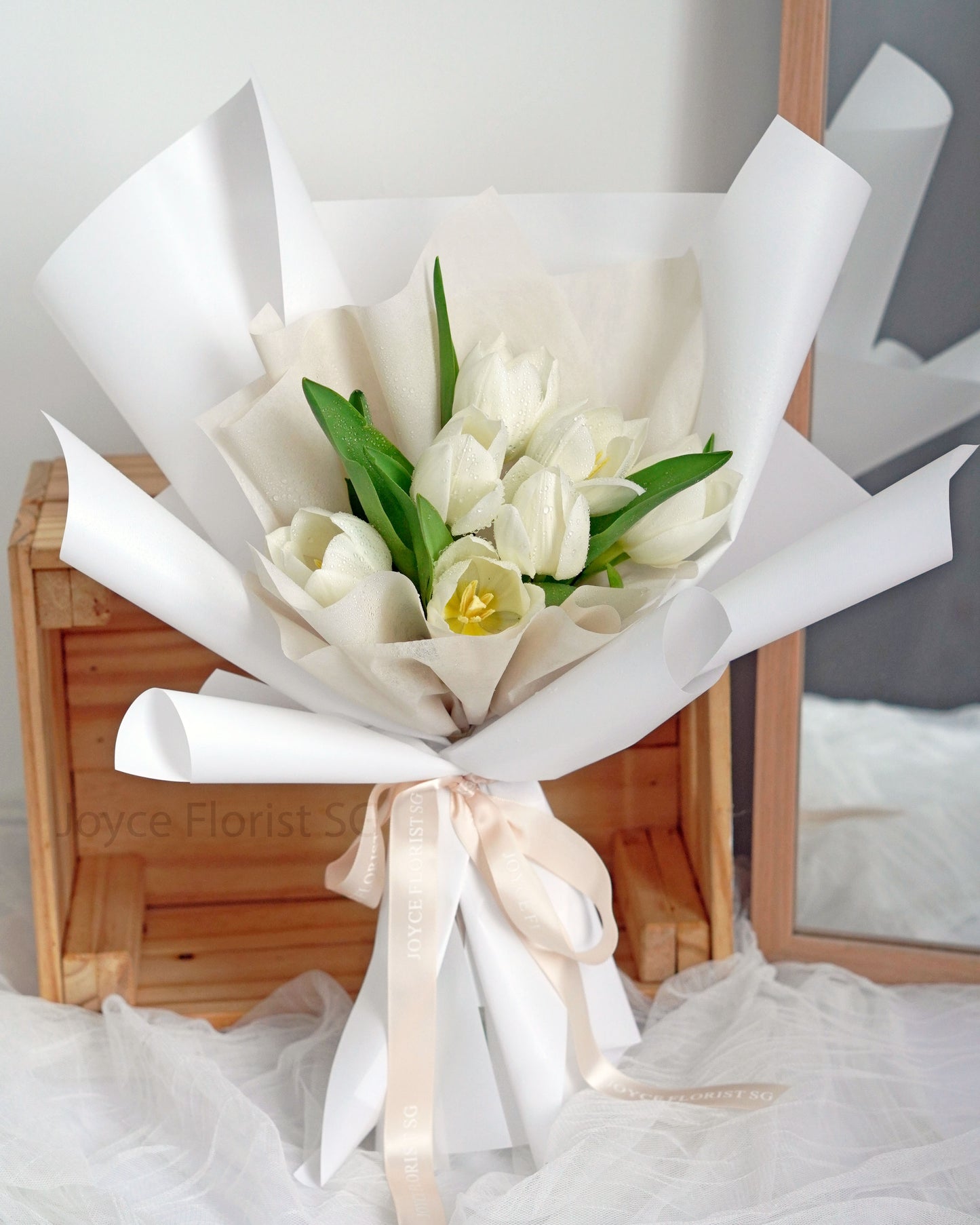 Tulip Flower Bouquet - 8 White Tulips