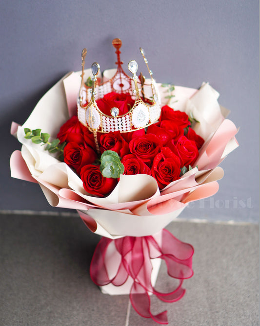 19 Red Rose Flower Bouquet - Red Rose & Crown