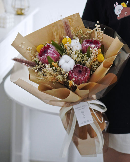 Dried Flower Bouquet - Queen Protea